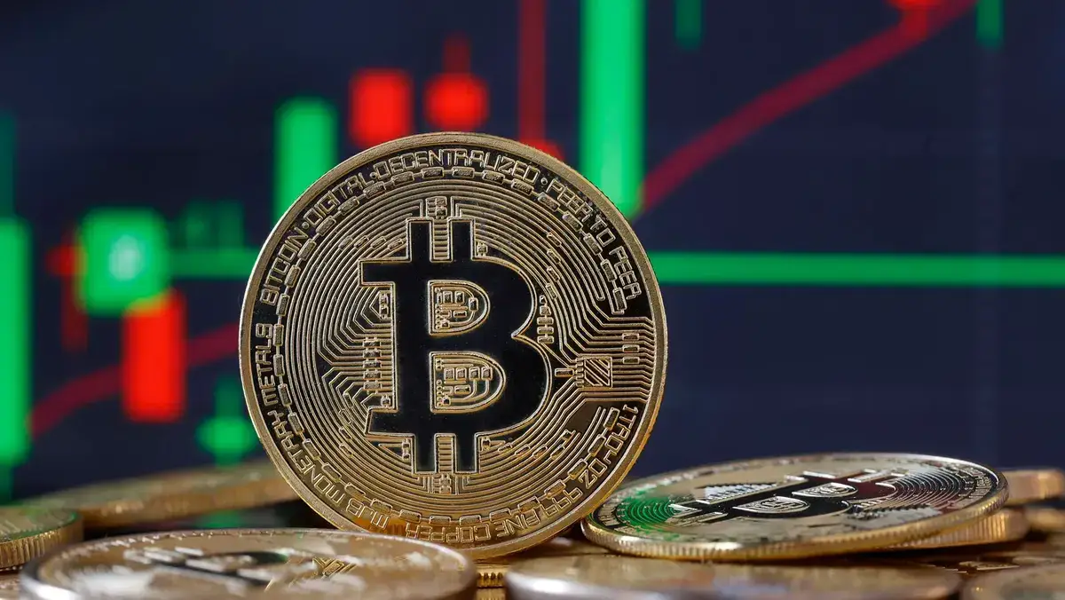 A Bitcoin 74.500 közelében, csúcson az amerikai tőzsdék