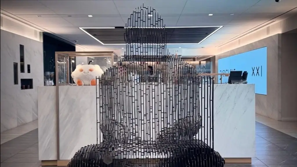 Satoshi szobra az NYSE-ben a Bitcoin intézményi korát jelzi