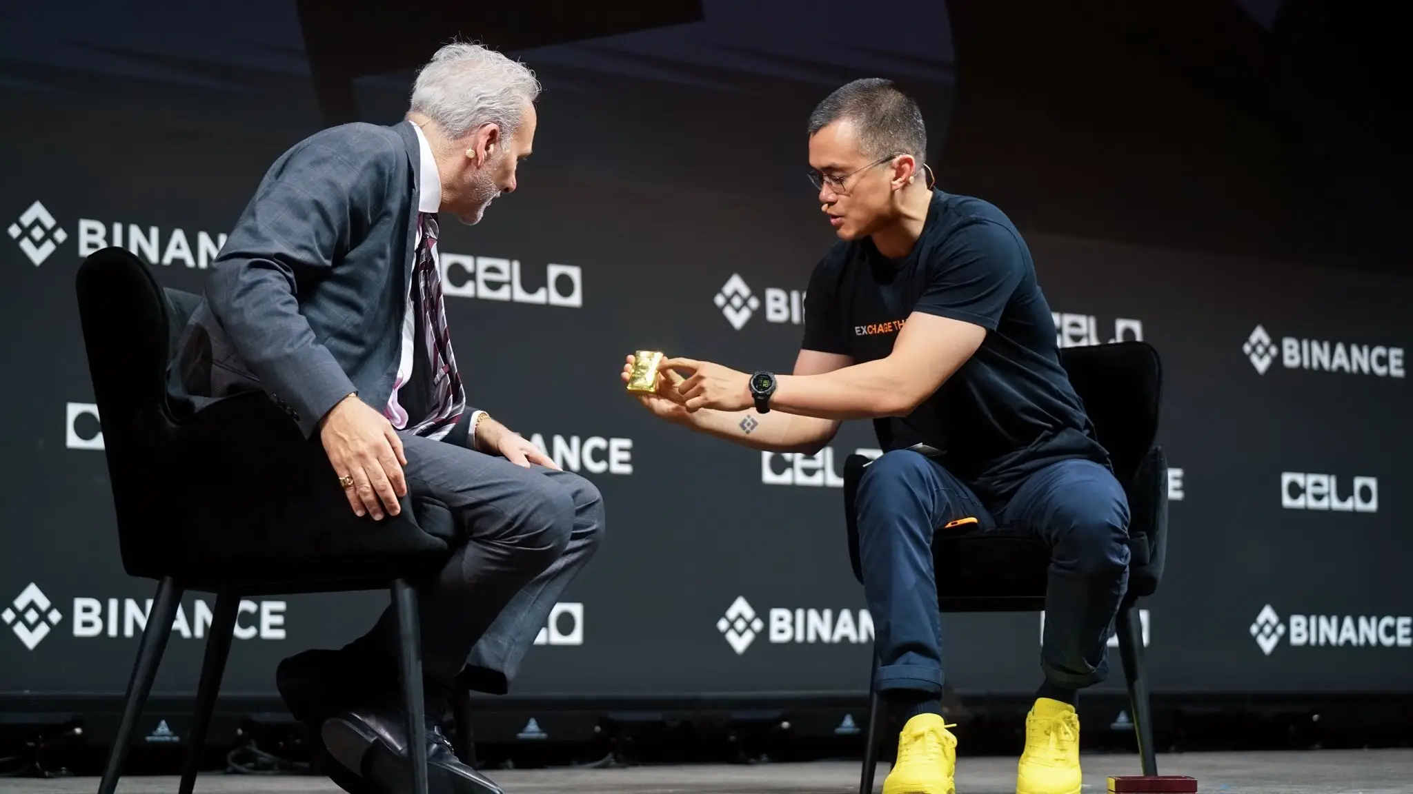 Peter Schiff és CZ összecsapása Dubajban: arany vagy Bitcoin?