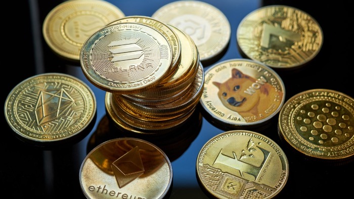 Memecoinok és népszerű ICO-k 2025-ben